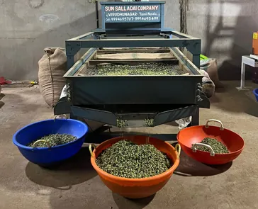 Sorting and grading cardamom by size